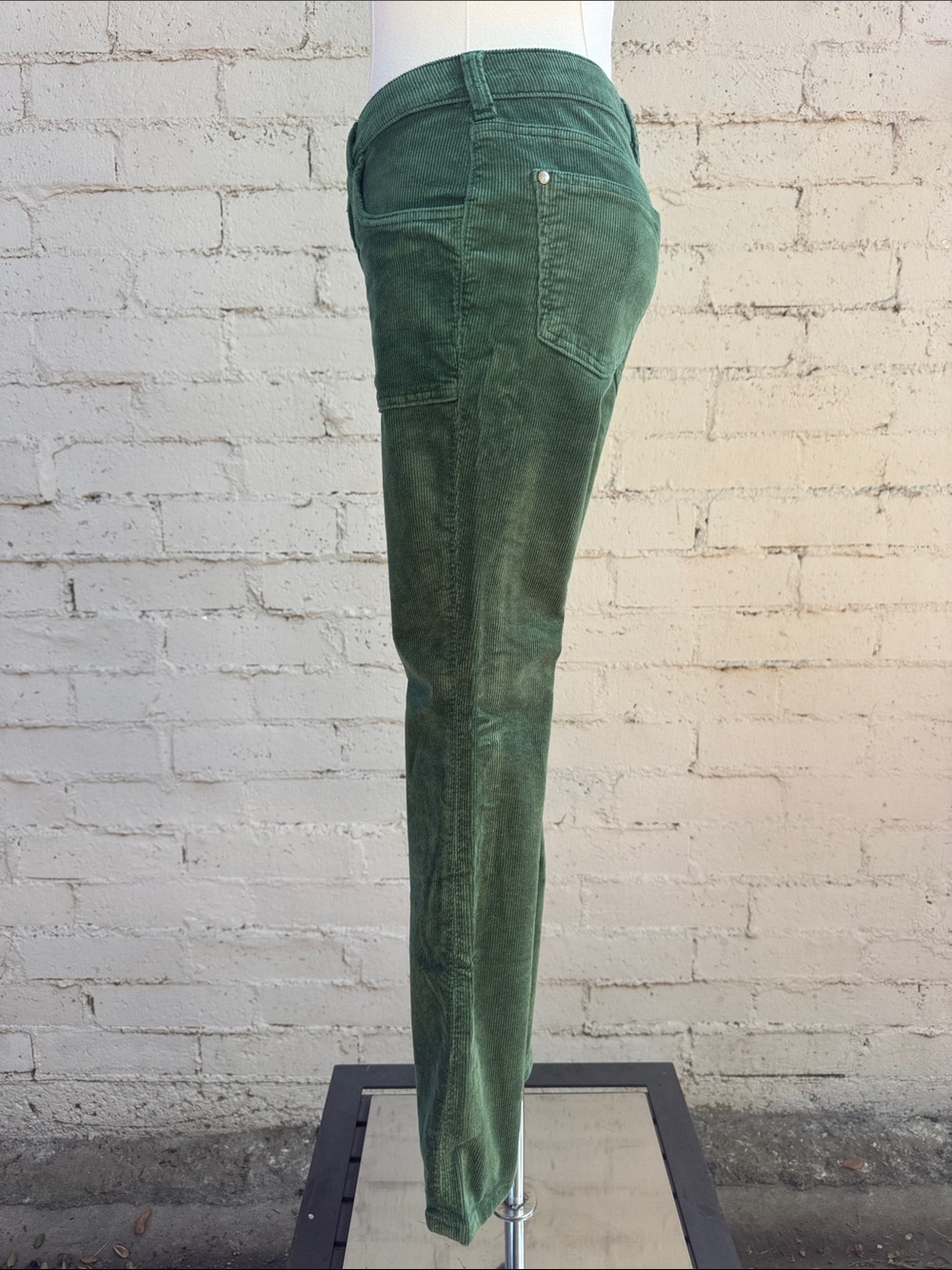 Anthropologie Pilcro The Low-Rise Icon Flare Corduroy Chop Pocket Green Size 25 - Picture 9 of 15